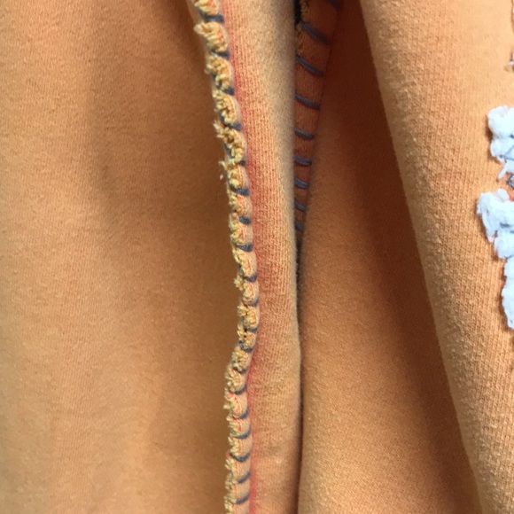 says xxl but no way I would say med.  ptp is 19 1/2 and length 25 - Picture 3 of 8